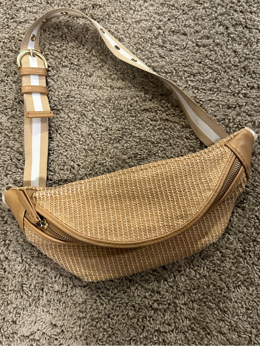 l*space Tan Woven Belt Bag - Picture 7 of 7